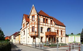 Ferienwohnung Morgensonne am Kurpark Bad Berka # Parkplatz # Spielplatz # WLAN # 2 Schlafzimmer